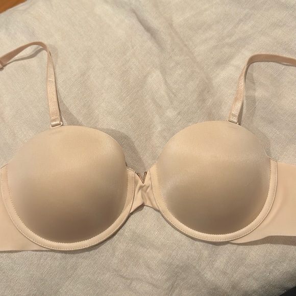 Brand new!! Victoria’s Secret multi-way bra 32C (nude). - Picture 1 of 5